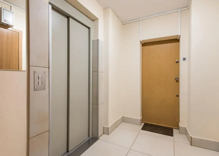 Room, Inflancka 19