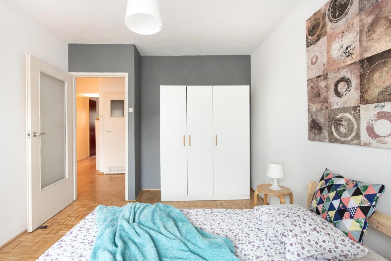 Room, Inflancka 19 * Warszawa